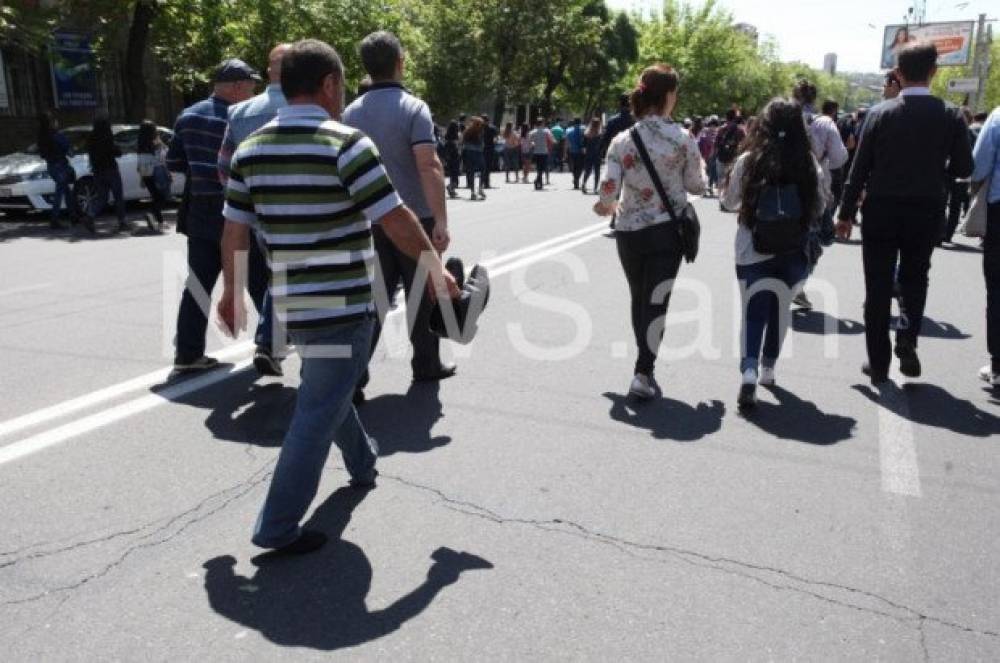 Երթը հասել է Էրեբունի վարչական շրջան (ուղիղ)