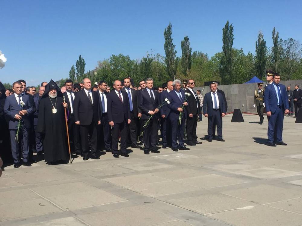 Սերժ Սարգսյանը Ծիծեռնակաբերդ չեկավ (տեսանյութ)