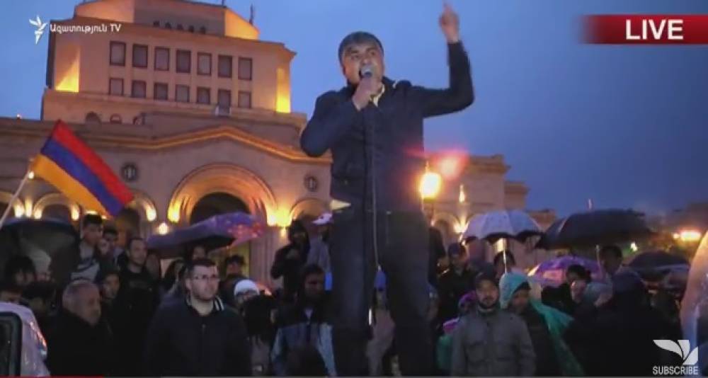 Հանրապետության հրապարակում կրքերը թեժ են.ուղիղ միացում