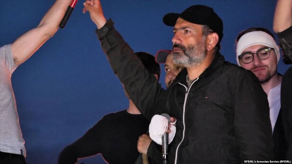 Տատիկը Նիկոլին շփոթել էր Սերժի հետ․ Այդ տեսարանը տեսնել է պետք (Տեսանյութ)