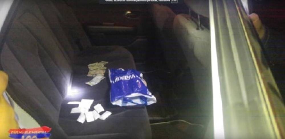 Թմրանյութ իրացնելու կասկածանքով բերման են ենթարկվել Եղվարդի 2 բնակիչ