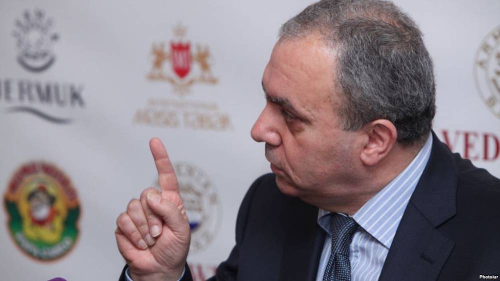 Դեղերի գրանցումը, պետական մրցակցող ընկերության բացակայությունը հանգեցրել են դեղերի 2-4 անգամ բարձր գների. Բագրատյան