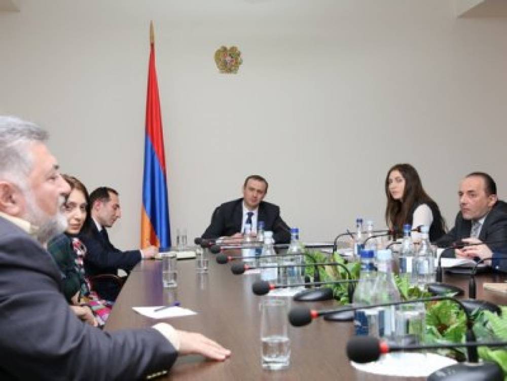 ԱԽ քարտուղար Արմեն Գրիգորյանը հանդիպել է փորձագիտական հանրության ներկայացուցիչների հետ