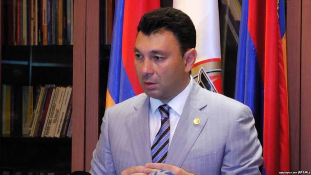 Անդունդը, որ բաժանում է Նիկոլին՝ Նապոլեոնից․ Շարմազանով