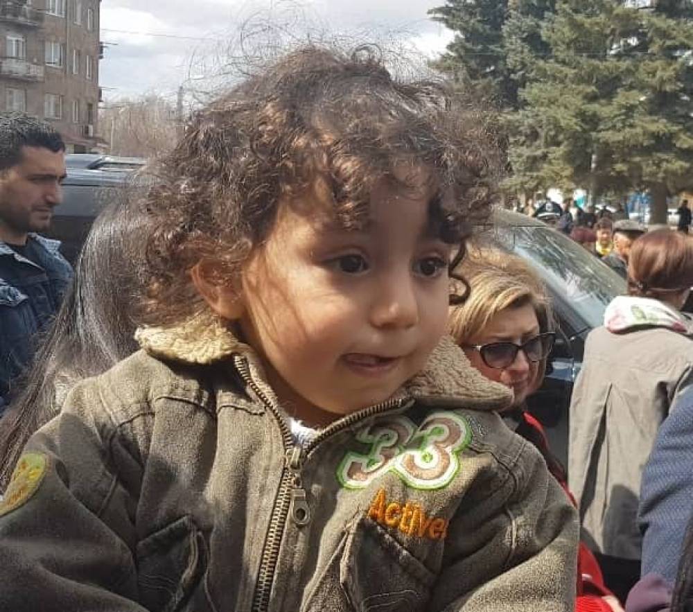 «Փաշինյան գուկա՞ս». գյումրեցի փոքրիկը՝ վարչապետին