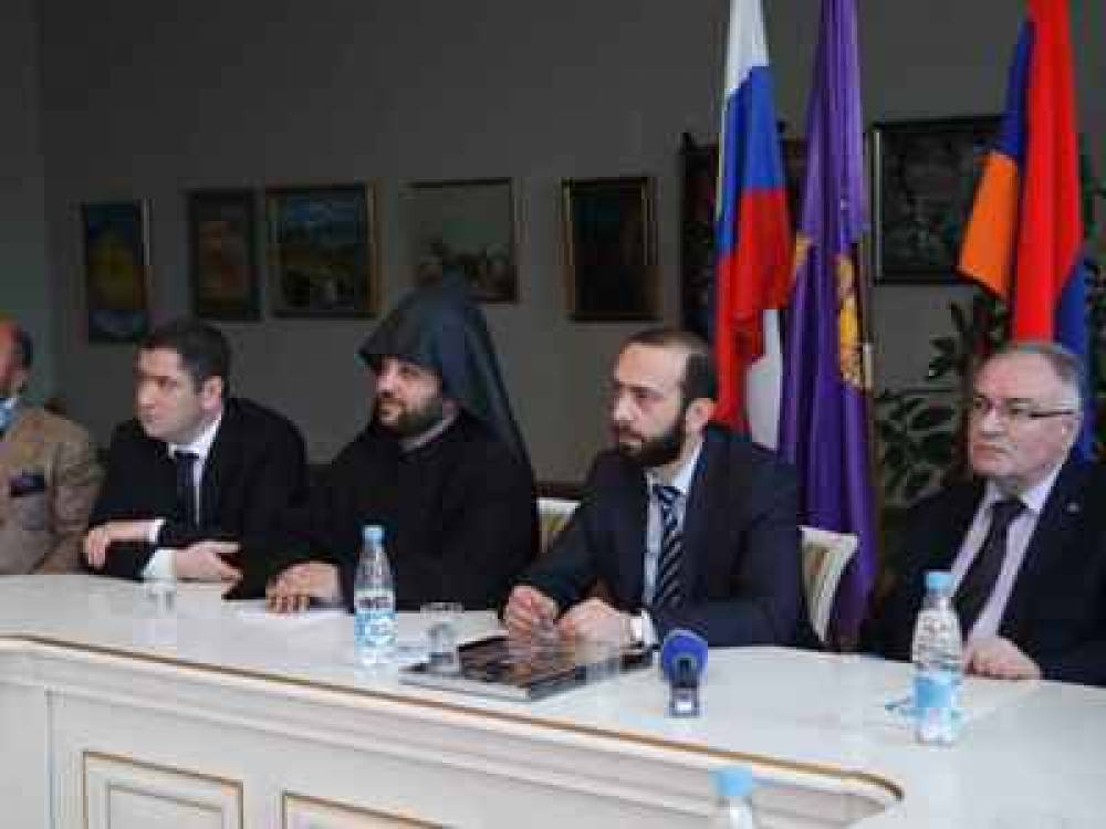 Սփյուռքին միայն օգնության հասնող ձեռք դիտարկելը պետք է փոխարինվի հավասար համագործակցության. ԱԺ նախագահը՝ Պետերբուրգում