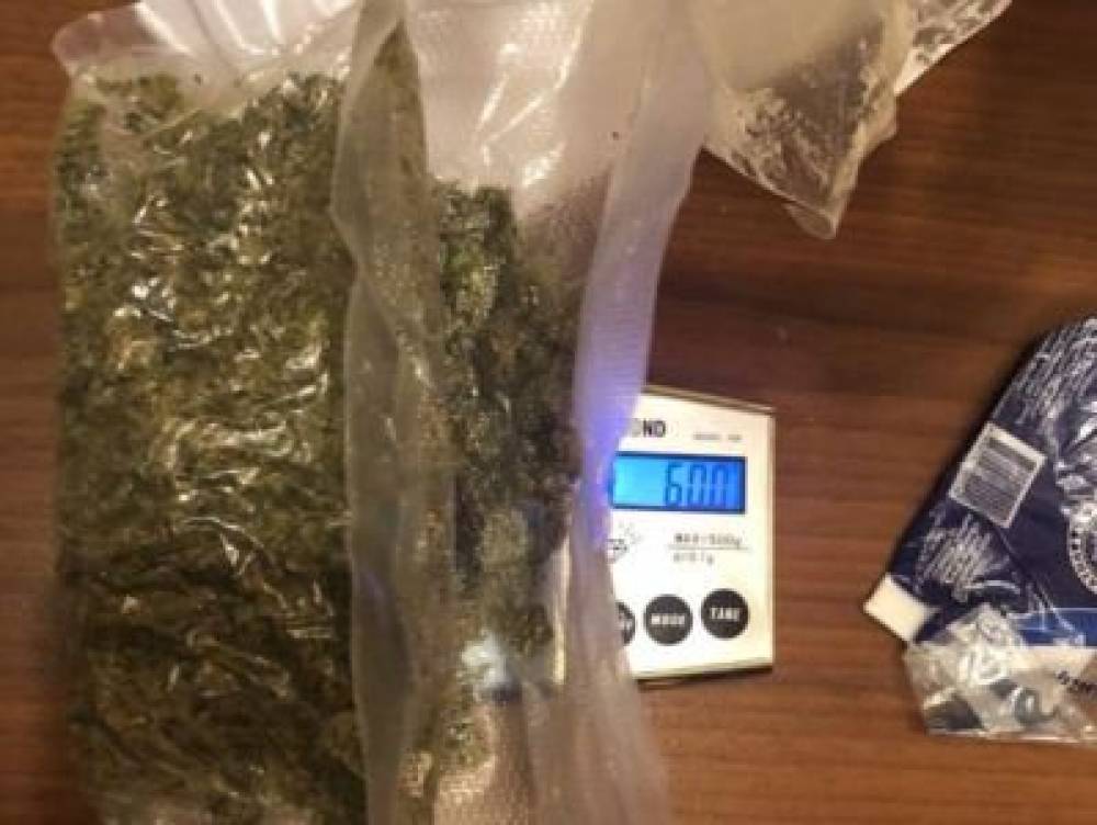 Բացահայտվել է թմրամիջոցի ապօրինի իրացման դեպք. երկու անձի մեղադրանք է առաջադրվել