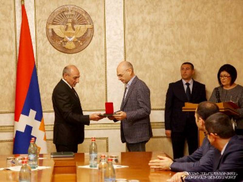 Բարերար Հրանտ Վարդանյանին հետմահու պարգեւատրել էր «Մեսրոպ Մաշտոց» շքանշանով