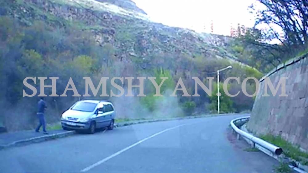 Ինչպես է BMW-ն հայտնվում Հրազդան գետում. քաղաքացին հրաշքով է փրկվել (տեսանյութ)