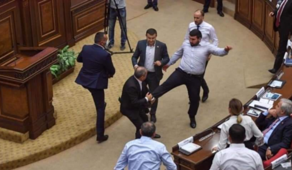 ՔՊ-ական պատգամավորները՝ անձեռնմխելի. ինչո՞ւ նրանք այդպես էլ չպատժվեցին․ «Ժողովուրդ»