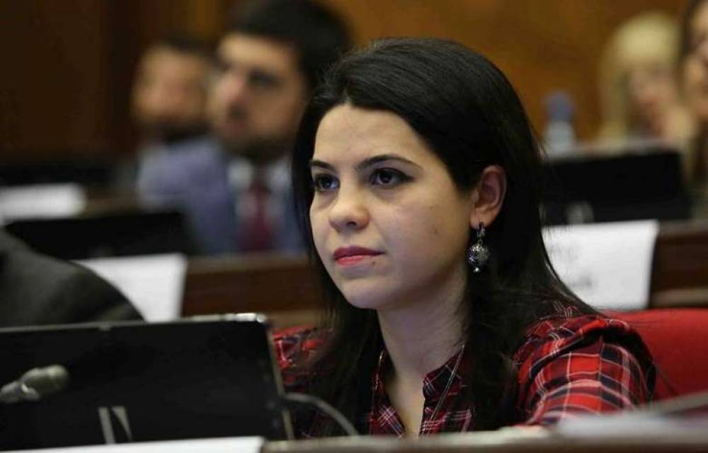 7 երգ գիտի, 7-ն էլ հող հանձնելու մասին․ Տաթևիկ Հայրապետյան