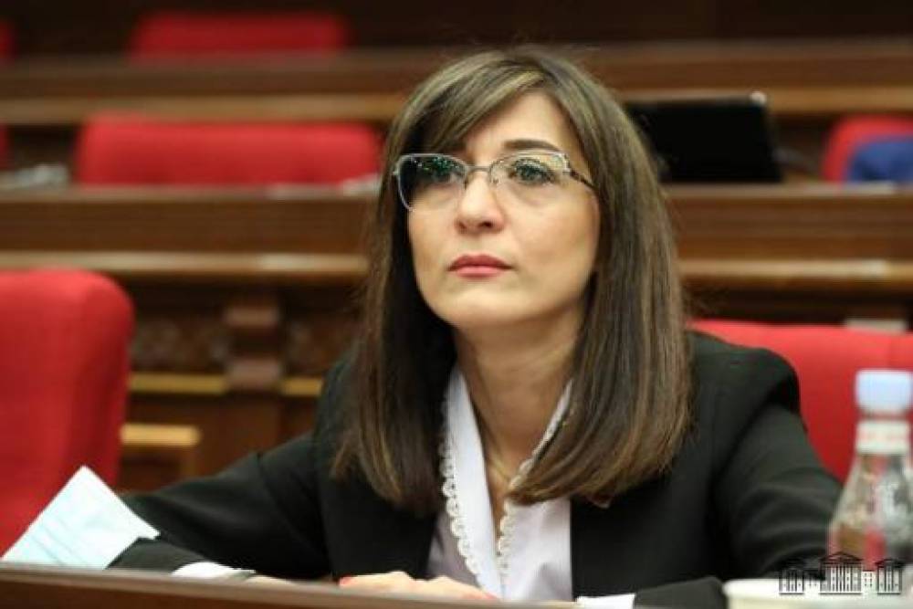 «Ակբա բանկը» Արփի Դավոյանի դեմ հայց է ներկայացրել․ «Հրապարակ»