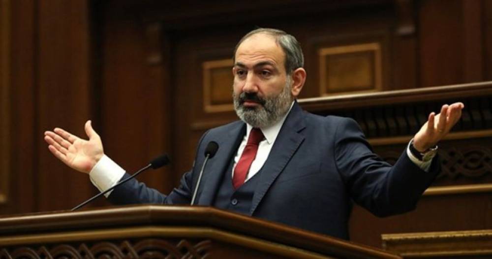 Քաղաքացին Նիկոլ Փաշինյանի նկատմամբ բռնություն գործադրել, այն է՝ իր մոտ գտնվող անձրևանոցը դիտավորությամբ նետել է ՀՀ վարչապետի ուղղությամբ․ Քննչական կոմիտե