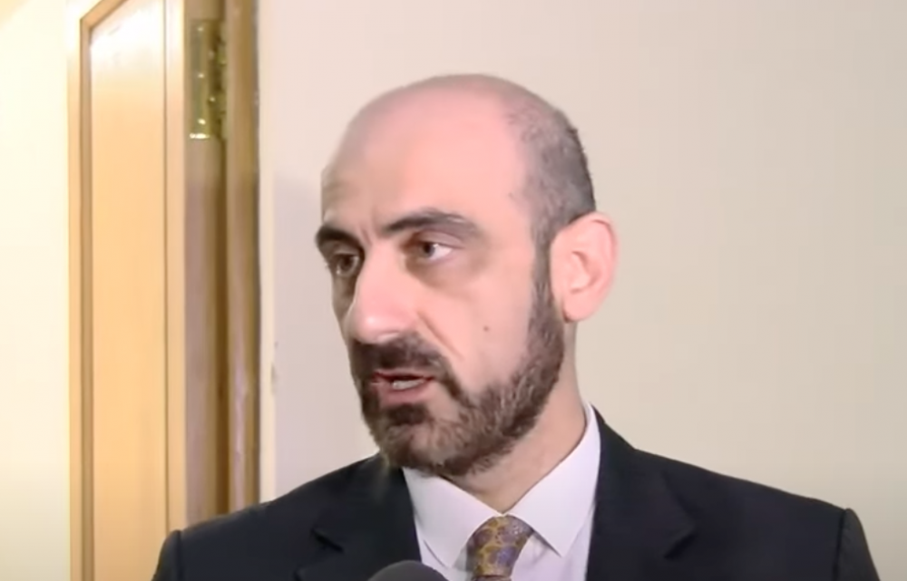 «Պատերա՞զմ եք ուզում». ՔՊ-ականը՝ լրագրողներին (Տեսանյութ)