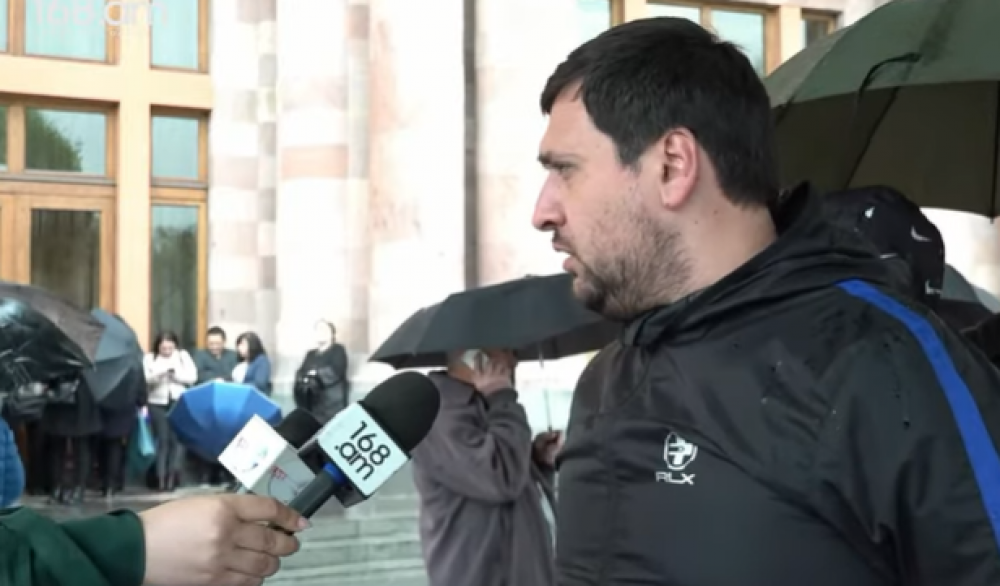 Չնչին գումարով խաբելով հանում են.Ֆիրդուսի բնակիչ