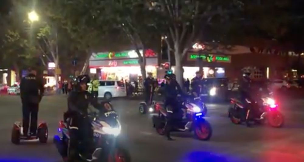 Պարեկները «продвинутый» տեխնիկայով ուղեկցում են ջահերով երթը (տեսանյութ)