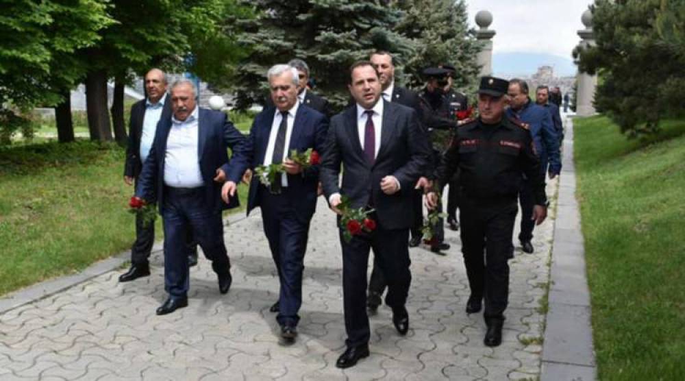 Դավիթ Տոնոյանը կներկայանա՞ Անդրանիկ Քոչարյանի հանձնաժողովին․ «Հրապարակ»