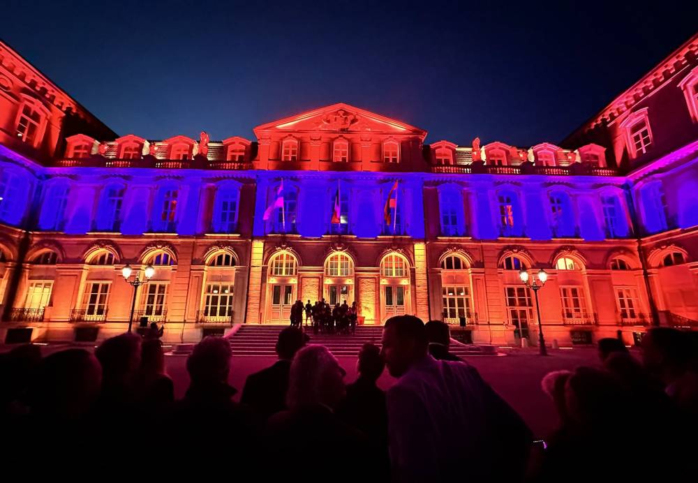 Մարսելի Ֆարո պալատը լուսավորվել է Հայաստանի դրոշի գույներով