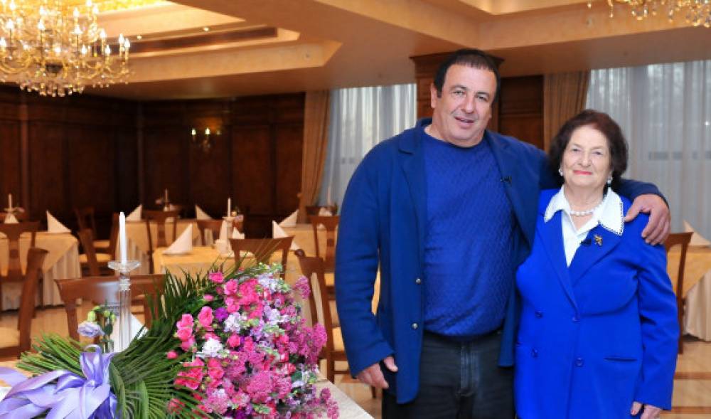 Արցախի, Հայաստանի կանայք, աղջիկներ. ձեր լույսը, ձեր ուժը, ձեր մեծ և բարի սրտերն ուղղեք մեր երկրի շենացմանը. Գագիկ Ծառուկյանի շնորհավորական ուղերձը