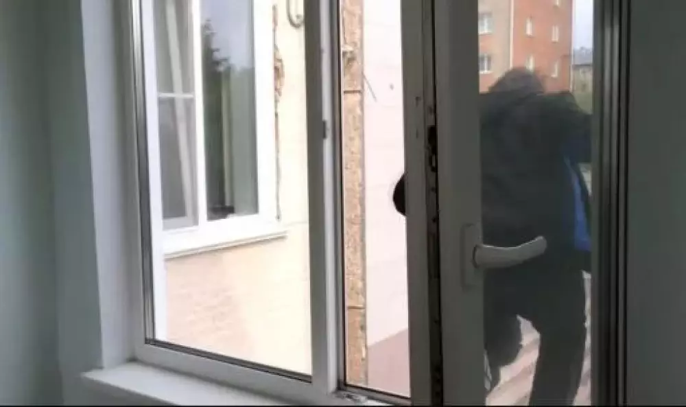 Արտակարգ դեպք. հարցաքննությունից առաջ մեղադրյալն իրեն լուսամուտից ցած է նետել