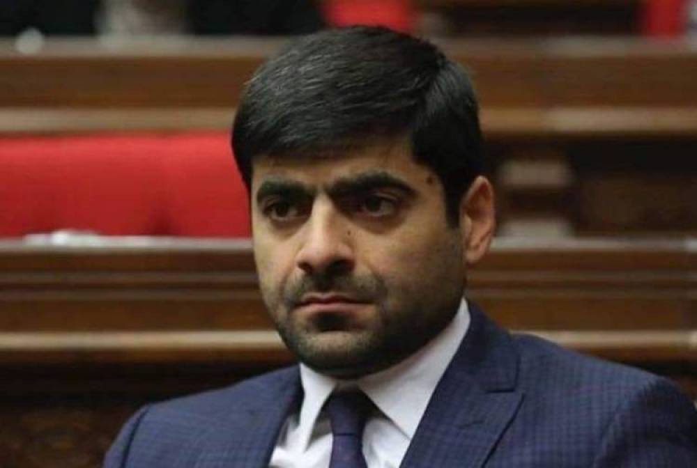 Ինչու Մհեր Սահակյանը խոստումը չկատարեց. «Հրապարակ»