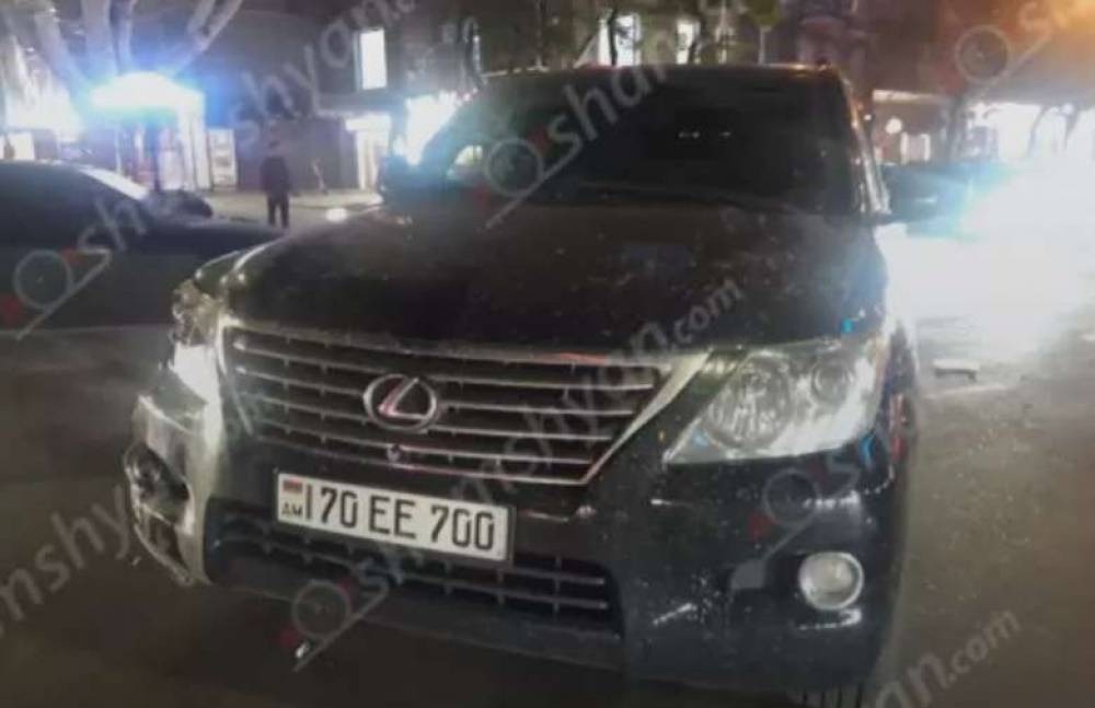 Զրահապատ Lexus-ը վրաերթի է ենթարկել կարմիր բերետներին ու փորձել է դիմել փախուստի