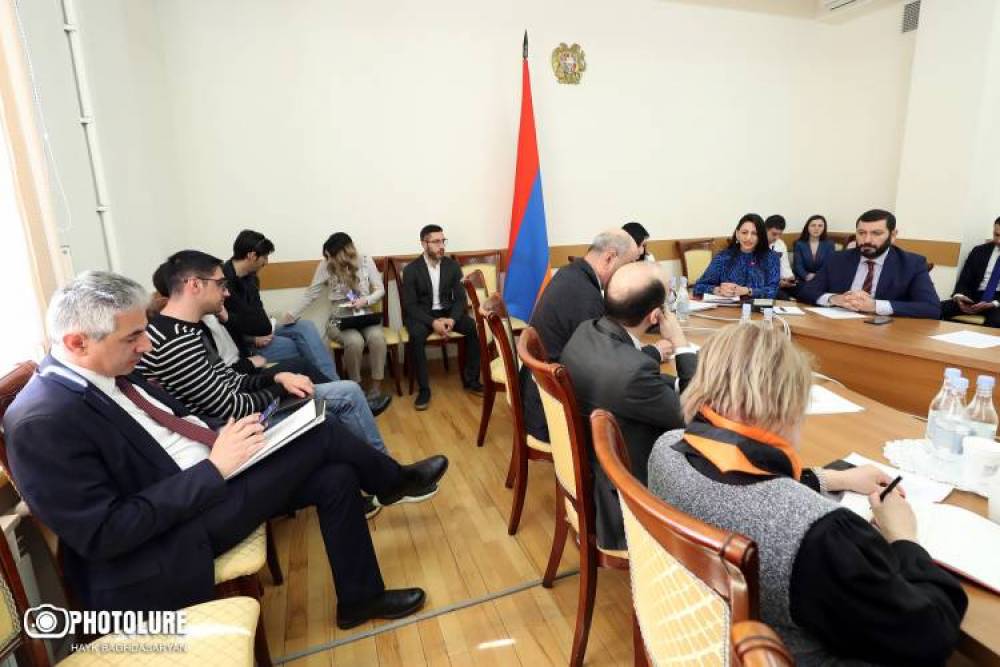 ՔՊ-ականներն ապացուցեցին, թե որքան ժողովրդավար էին նախկինները, ու որքան բռնապետ են իրենք․ «Հրապարակ»