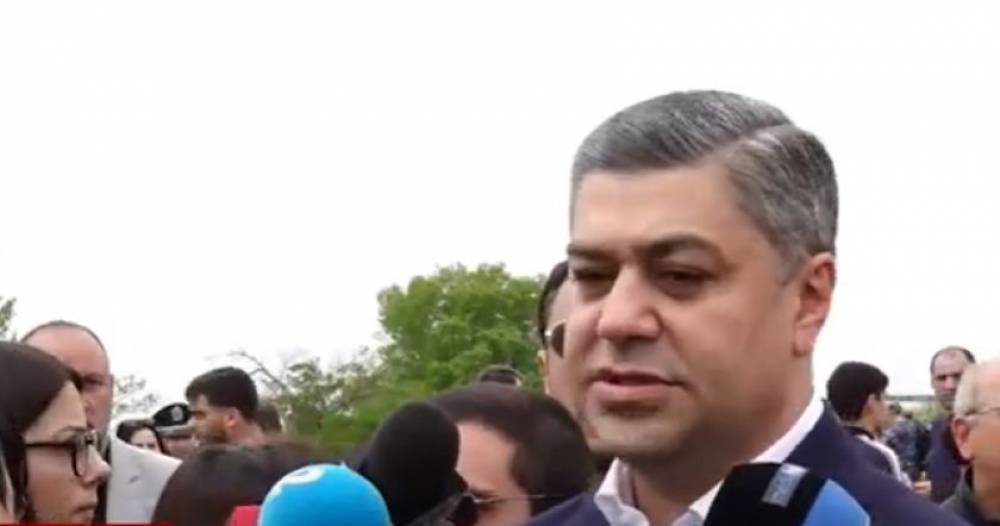 Ի՞նչ անենք, համակերպենք, գնանք զոհասեղանի՞ն բոլորով. Վանեցյանը՝ ապստամբելու կոչերի մասին (Video)