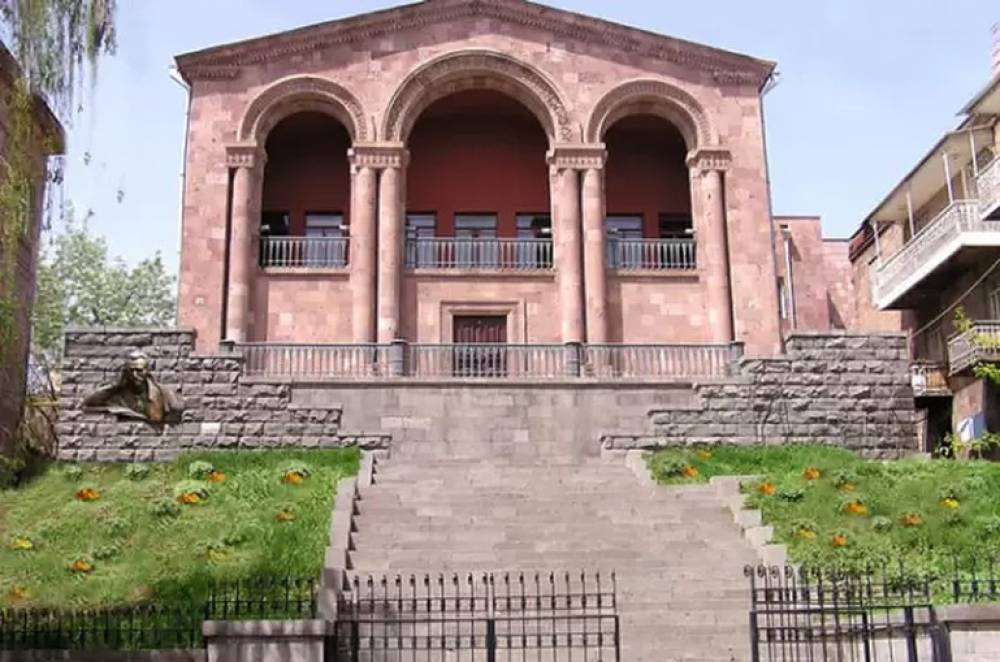 7-ամյա տղան զանգահարել է Ոստիկանություն և 911 ու հայտնել, որ Հովհաննես Թումանյանի տուն-թանգարանում ռումբ է տեղադրված. Shamshyan.com