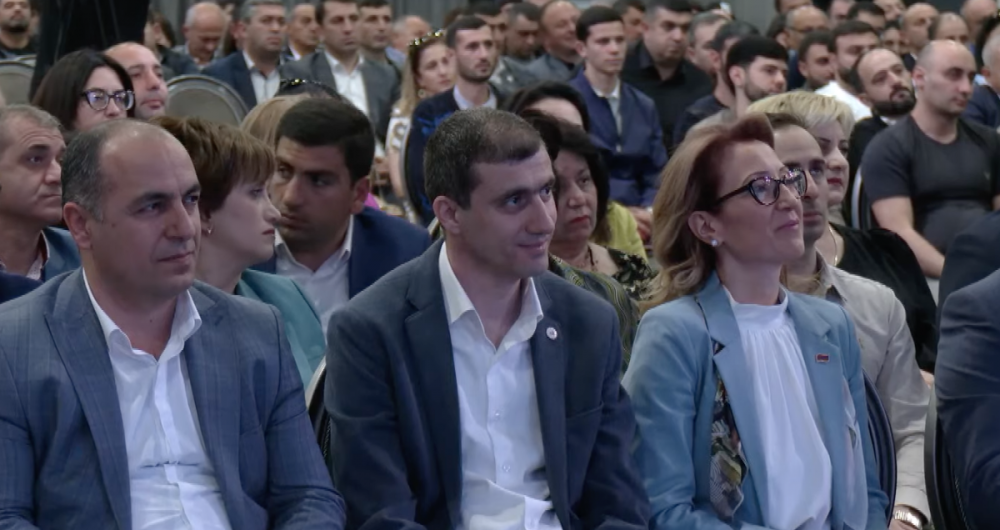 «Ապրելու երկիր» կուսակցության համագումարը՝ ուղիղ