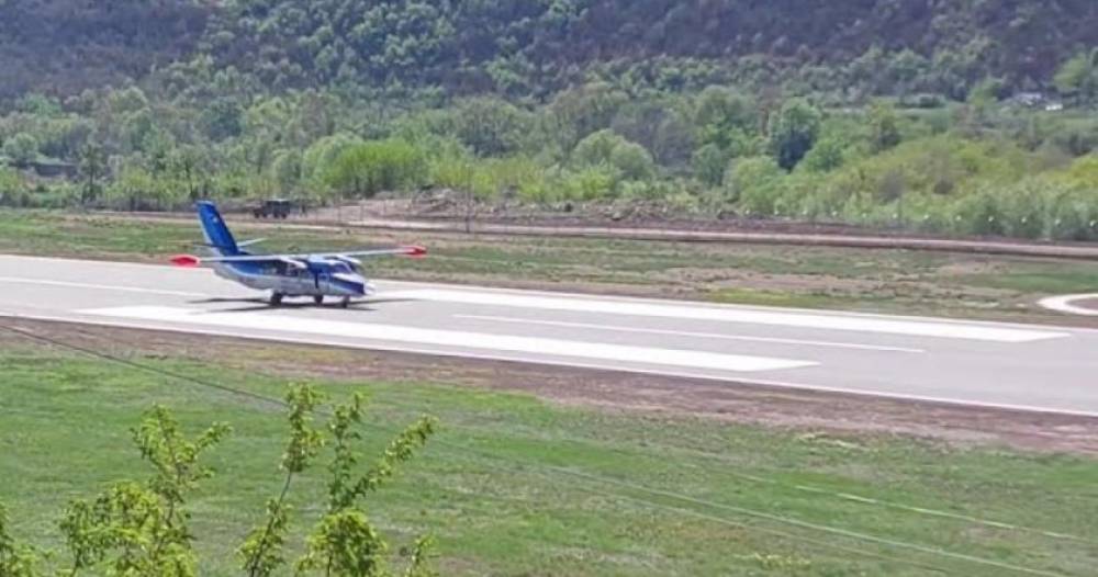 Ինքնաթիռը 30 տարվա դադարից հետո վայրէջք է կատարել Սյունիքի օդանավակայանում (Տեսանյութ)