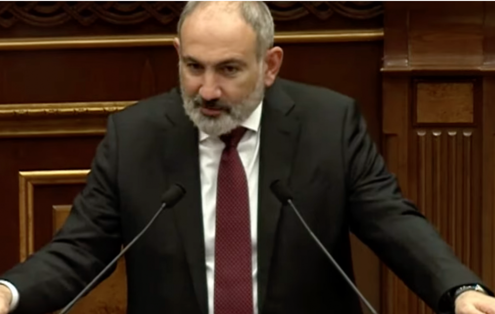 Այ դրա համար ինձ արժի դատել, որ չեմ եկել ու ասել՝ էս խաղը պրծած ա. Փաշինյանը՝ Խամոյանին (տեսանյութ)