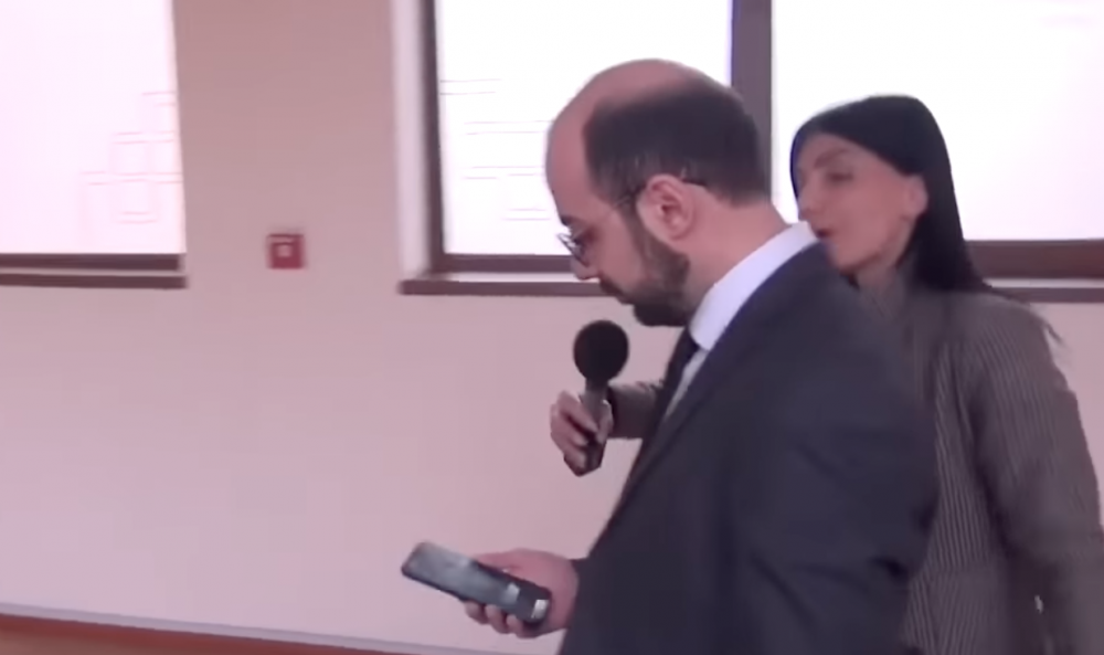 Կրիստա՞լ, թե՞ Մարիխուաննա եք օգտագործել. հարց պատգամավոր Արթուր Հովհաննիսյանին