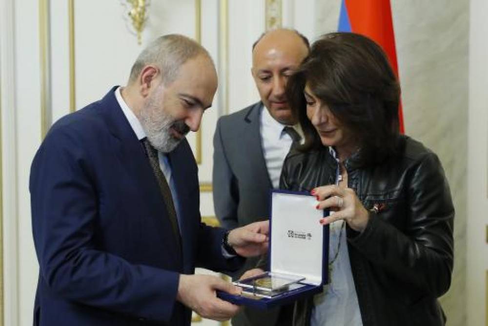 Վարչապետը ողջունել է ֆրանսիական պատվիրակության այցը Հայաստան և բարձր գնահատել տիկին Վասալի ներդրումը