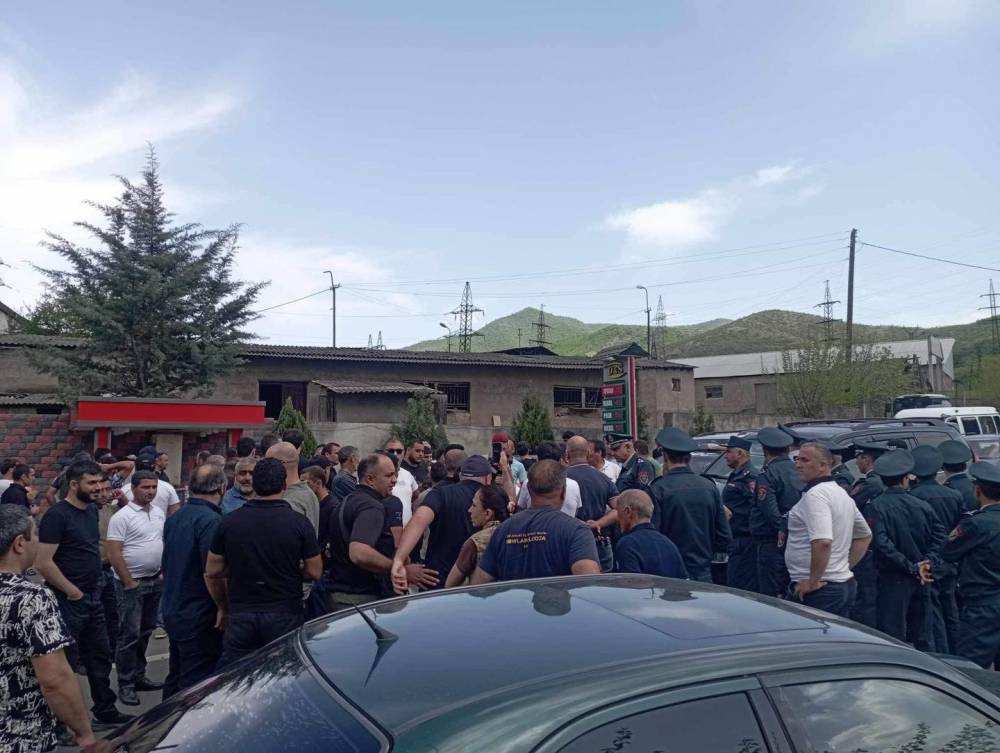 Փակ է նաև Բագրատաշենի մաքսակետի ճանապարհը.(լուսանկարներ)