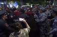 ՏԵՍԱՆՅՈՒԹ. Լարված իրավիճակ Կենտրոնում. բռնի ուժով ոստիկաններն ու կարմիրբերետավորները քաղաքացիներին հեռացնում են