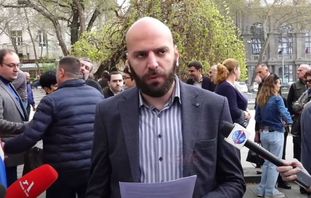Մեր նամակը Բուրիչին. ՀՀ-ում հասարակական-քաղաքական գործիչներն ապօրինի կալանավորվում են