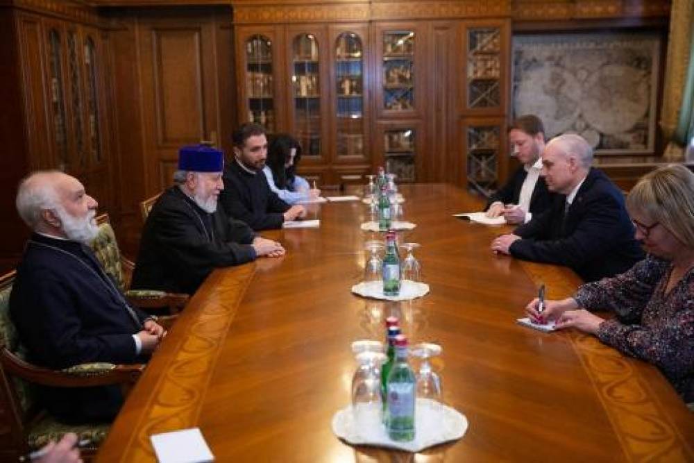 Վեհափառը և Ավստրալիայի դեսպանը անդրադարձել են ՀՀ-ի առջև ծառացած անվտանգային մարտահրավերներին