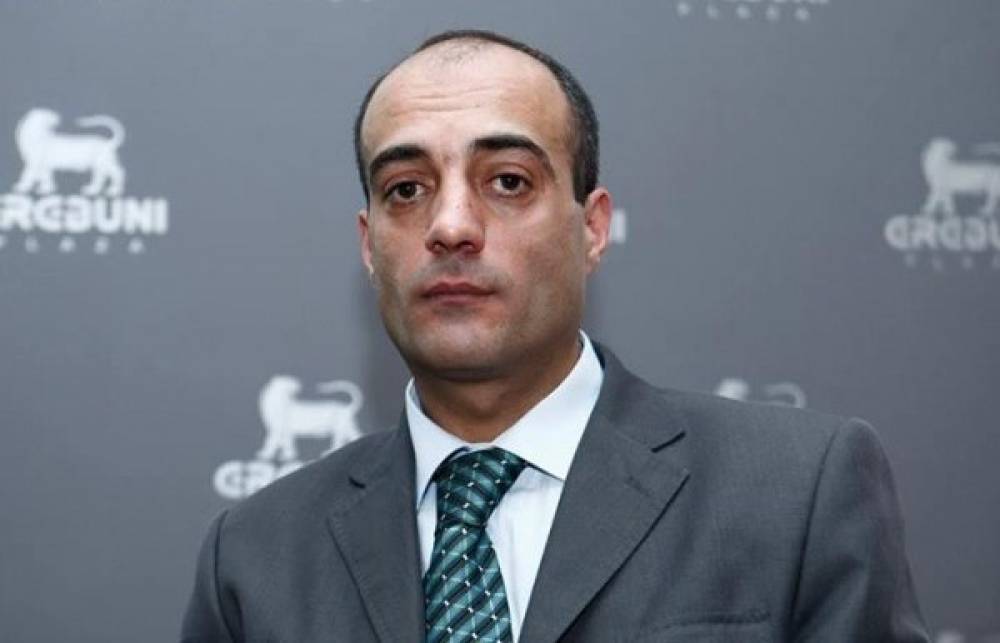 Այն կառույցները, որոնք տարիներ շարունակ պայքարում էին ազատ խոսքի, այլակարծության համար, հիմա լուռ են. դրա համար երկու պատճառ կարող է լինել. Սաղաթելյան