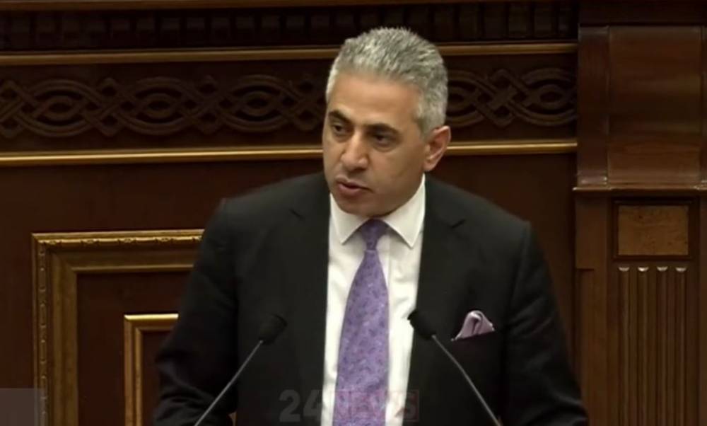 «Այ կոշիկ լիզողներ». Էդգար Ղազարյանը խորհրդարանի ամբիոնից ցիտեց Փաշինյանին