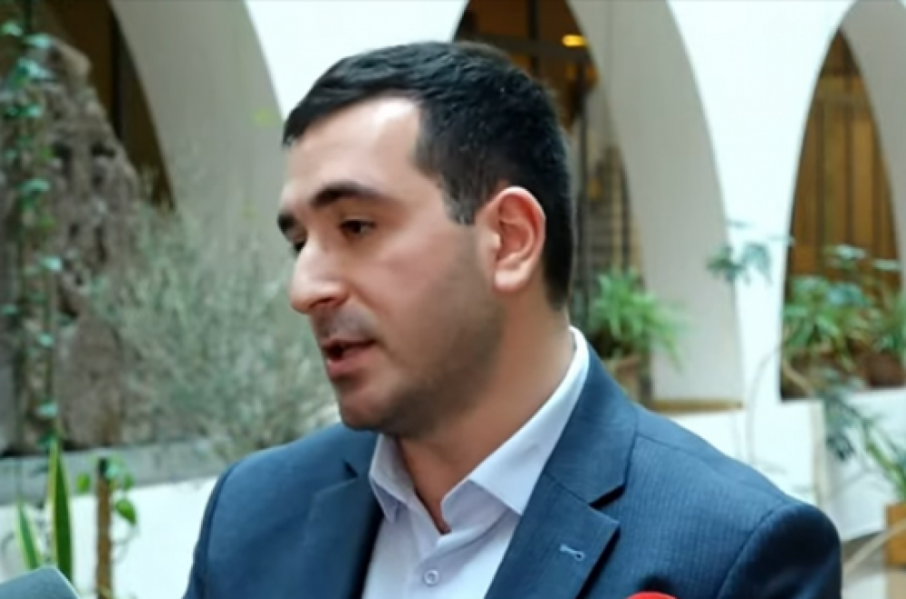 Երևանի քաղաքապետարանի ենթակայությամբ գործող հիմնական դպրոցներում դասապրոցեսն ընթանում է բնականոն հունով. Կոստանյան