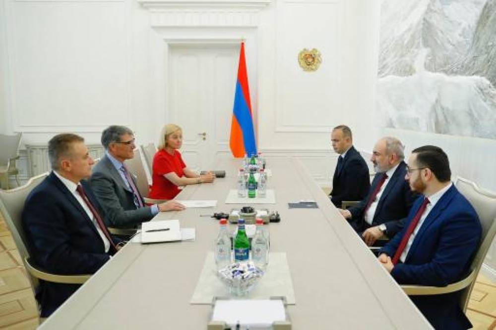 Փաշինյանն ընդունել է մեծանուն բարերար Տիգրան Իզմիրլյանի որդուն՝ Սարգիս Իզմիրլյանին