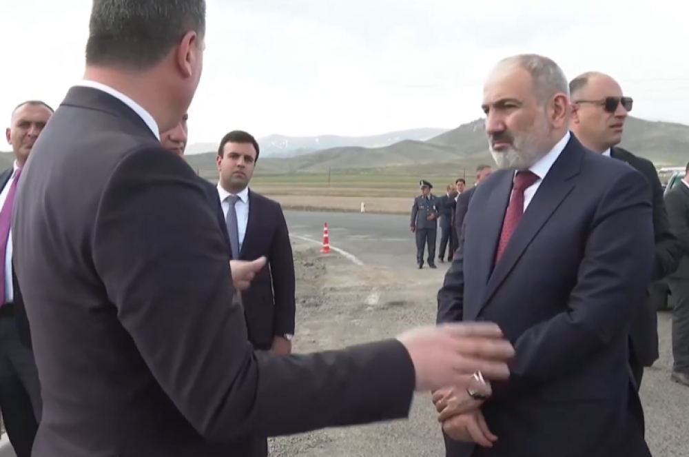 Նիկոլ Փաշինյանը հետևել է Սպիտակ-Վանաձոր ճանապարհահատվածի հիմնանորոգման աշխատանքներին (տեսանյութ)