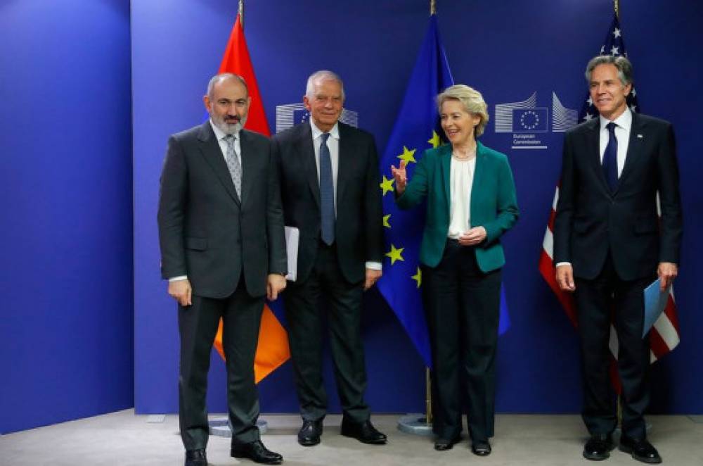 ՀՀ-ԵՄ-ԱՄՆ եռակողմ հանդիպումն առանձնահատուկ էր ՀՀ արտաքին քաղաքականության դիվերսիֆիկացիայի տեսանկյունից. Խանդանյան