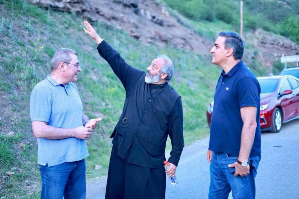 Բագրատ արքեպիսկոպոս Գալստանյանի  նկատմամբ արշավն ուղղորդում են իշխանության մաս կազմող բարձրաստիճան պաշտոնյաներ․ Արման Թաթոյան