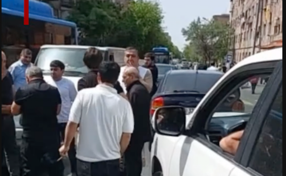 Երևանում շարունակվում են անհնազանդության ակցիաները, փակ է Շիրակի փողոցը
