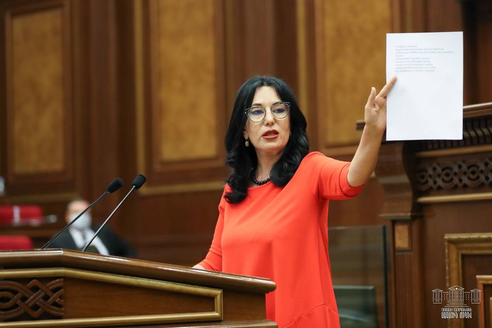 Երբ նախկինում որևէ ընդդիմադիրի «պրիչոսկան ծռվում» էր կամ գրիպ էր ընկնում, ԵԽ ԽՎ-ն հազարավոր հայտարարություններ էր տարածում՝ ի պաշտպանություն նրանց և քաղբանտարկյալների. Զոհրաբյան (Տեսանյութ)