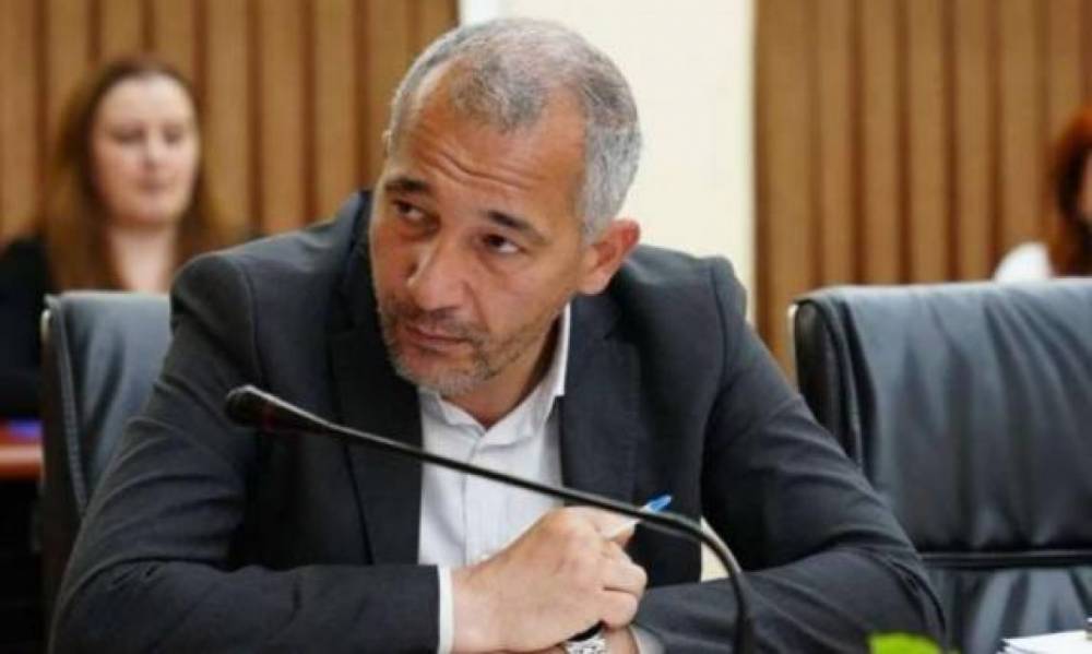 Երևանի քաղաքապետարանի պաշտոնյա Արսեն Կարոյանը կալանավորվել է
