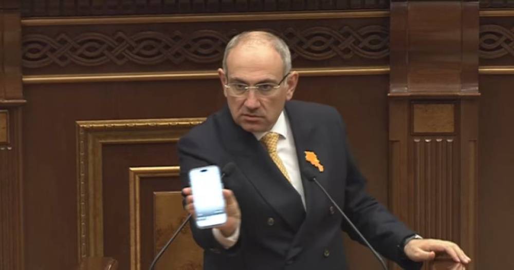 900 դրամով Գյումրի-Լառնակա միակողմանի ավիատոմս կա, թոշակառուն թոշակի՝ մեր բարձրացրած մասով կարող է 5 հատ «տուդա-աբրատնի» տոմս առնի. Փաշինյան