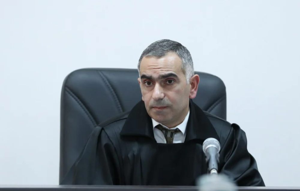 Սամվել Կարապետյանի գործը մակագրվել է Վահե Դոլմազյանին